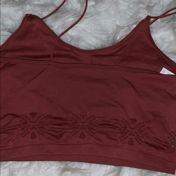 Spaghetti strap tank - Picture 4 of 6